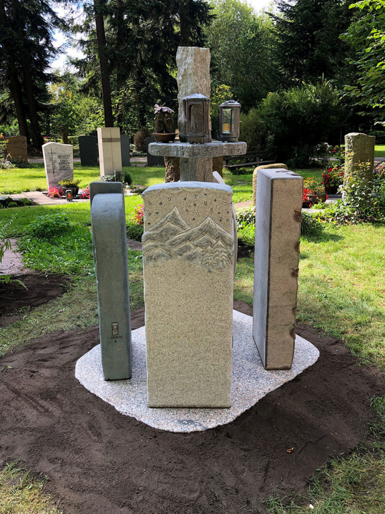 Urnen-Monumente von Franke Naturstein - Ihr Steinmetz aus der Umgebung