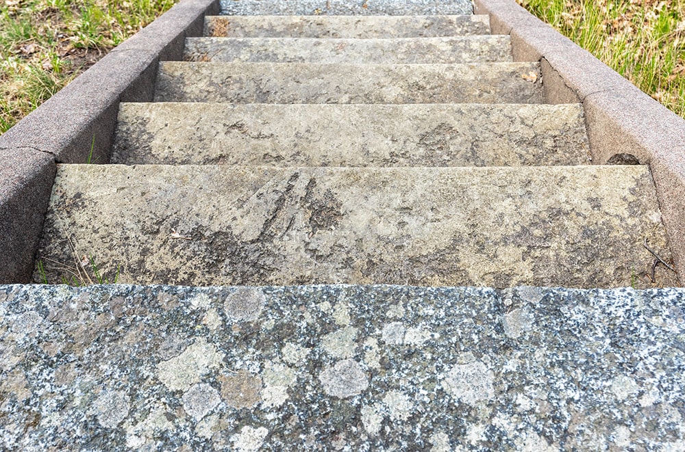Treppe von Franke Naturstein - Ihr Ansprechpartner für Grabsteine in Dorfen