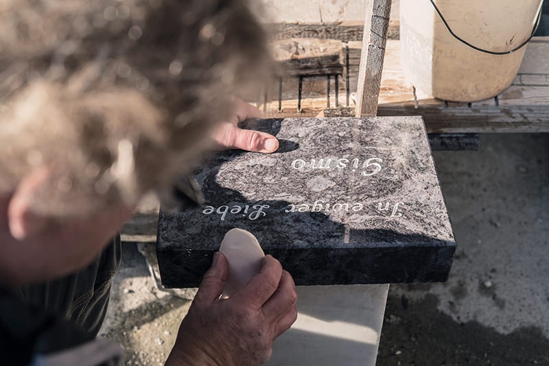 Grabmale und Grabsteine vom Steinmetz Franke