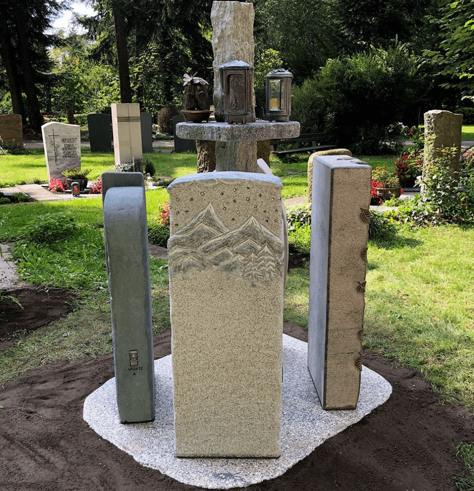 Urnen-Monument als Alternative zum Grabstein Urnengrab