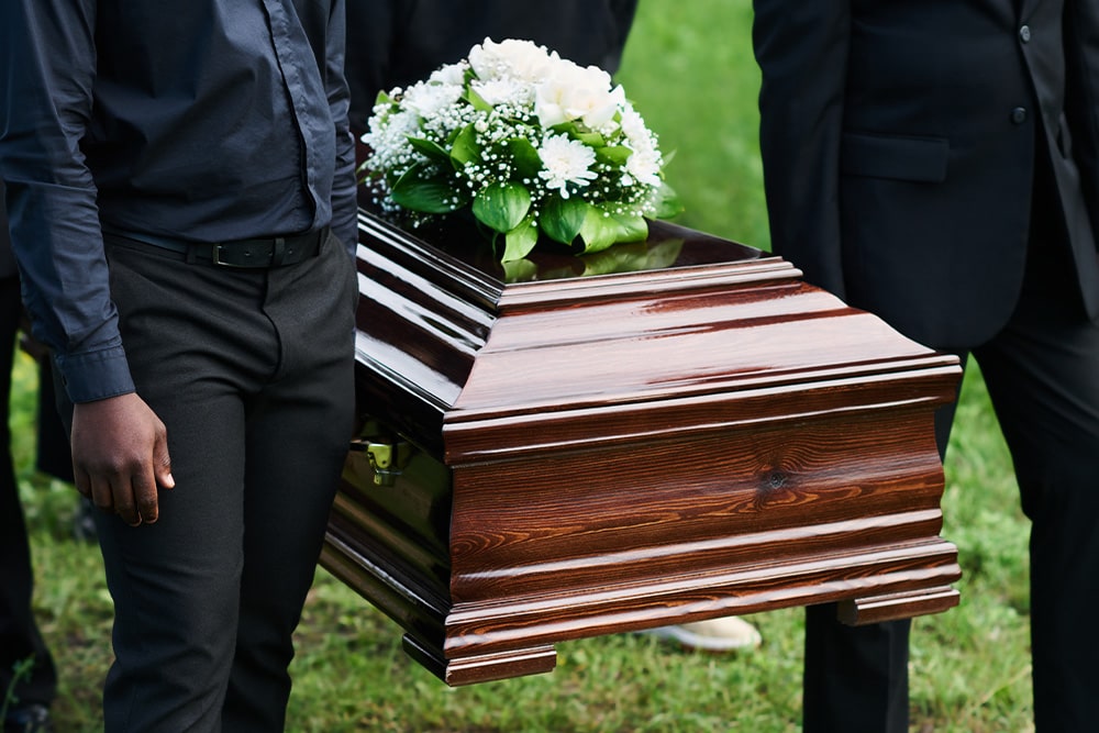 Die Bestattung im Sarg im Einsatz