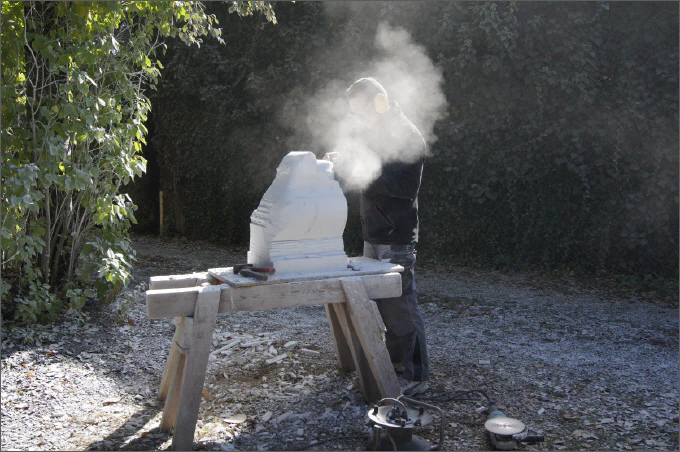 Bildhauerarbeiten von Franke Naturstein für Bruckmühl und Umgebung