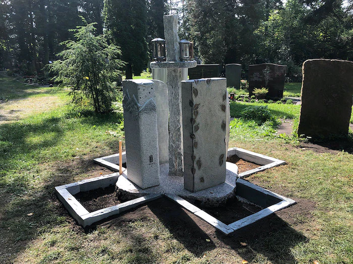 Urnenbestattung und das Urnen-Monument