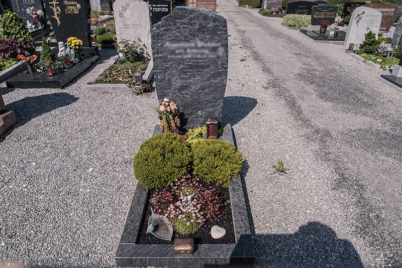 Pflege und Bepflanzung nach der Beerdigung