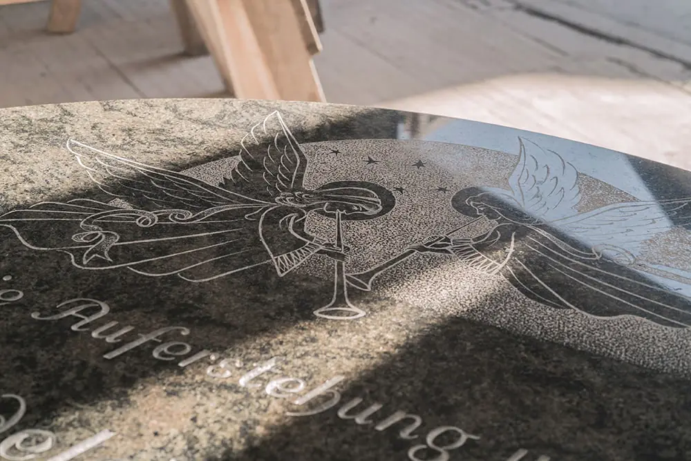 Franke-Naturstein_Grabsteininschriften