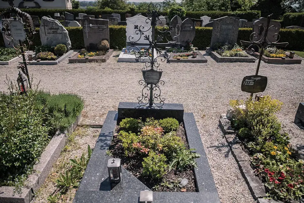 Grabbepflanzung II Saisonale Akzente setzen