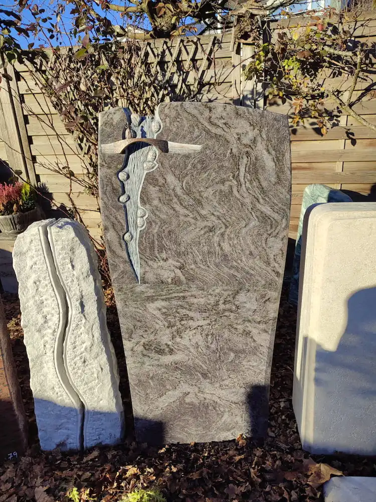 Einzel-, Familiengrab netto 3.140,00 € zuzgl. MwSt.